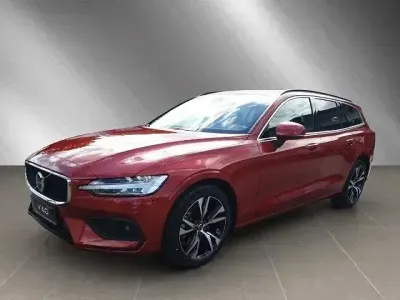 Gebraucht Volvo V60 Core 197 PS (144 kW) 2024 Rot Kombi