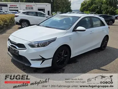 Gebraucht Kia Ceed Edition 7 101 PS (74 kW) 2022 Cararraweiss Kleinwagen