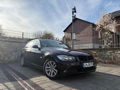 Gebraucht BMW 318 143 PS (105 kW) 2008 Schwarz Limousine
