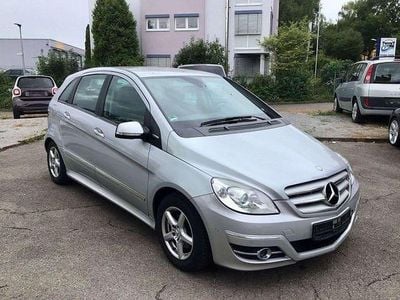 Gebraucht Mercedes B180 116 PS (85 kW) 2010 Polarsilber Van / Kleinbus