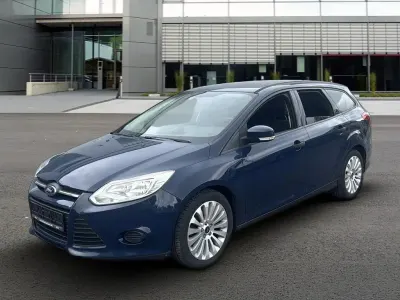 Gebraucht Ford Focus Ambiente 101 PS (74 kW) 2014 Blau Limousine