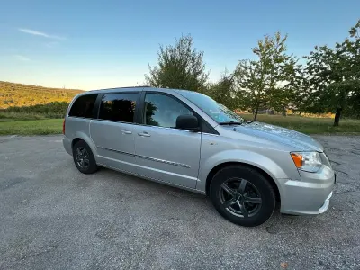 Gebraucht Chrysler Town & Country 283 PS (208 kW) 2012 Grau Van / Kleinbus