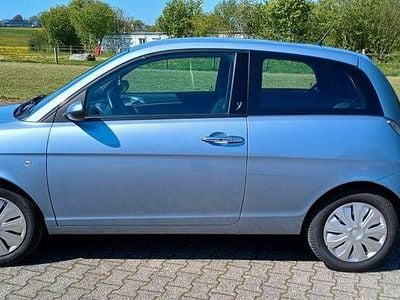 Second-hand Lancia Ypsilon 60 CP (44 kW) 2009 Albastru Hatchback