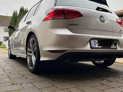 Silber Gebraucht 2013 VW Golf Cup Limousine | 12.499 €