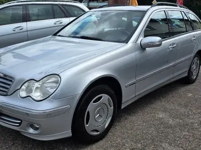 Gebraucht Mercedes C200 122 PS (89 kW) 2006 Silber Limousine