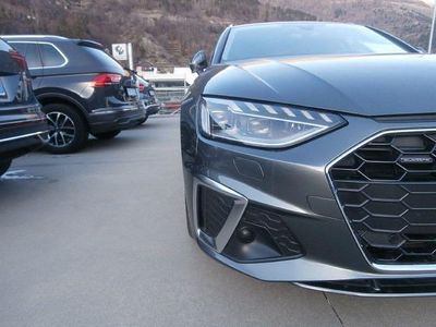 Grau Gebraucht 2022 Audi A4 S-Line Kombi | 33.900 € (Etwas zu teuer)