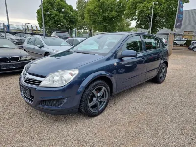 Używany Opel Astra 90 KM (66 kW) 2007 Szary Sedan/Limuzyna