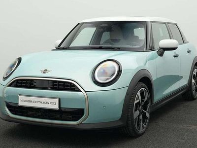 Grün Gebraucht 2024 Mini Cooper Favoured Kleinwagen | 28.992 € (Etwas zu teuer)