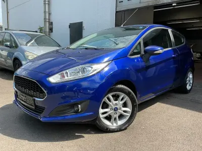 Gebraucht Ford Fiesta Celebration 101 PS (74 kW) 2017 Blau Kleinwagen