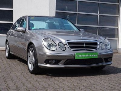 Usata Mercedes E500 Avantgarde 306 CV (225 kW) 2004 Oro Berlina