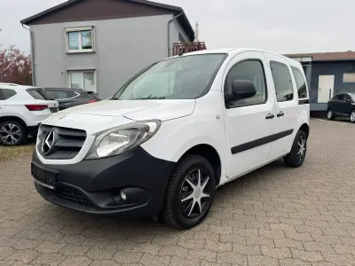 Używany Mercedes Citan 109 90 KM (66 kW) 2014 Biały Kombi