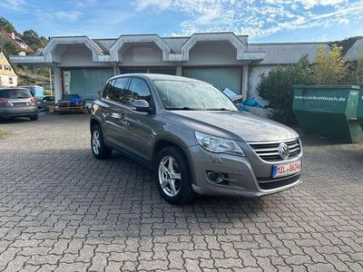 Gebraucht VW Tiguan Trendline 140 PS (102 kW) 2010 Grau SUV