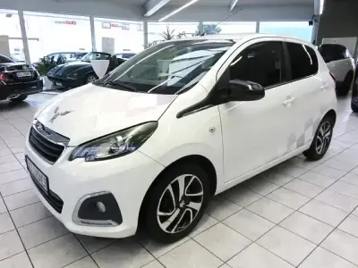 Gebraucht Peugeot 108 Allure 149 PS (109 kW) 2015 Weiß Kleinwagen