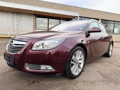 Gebraucht Opel Insignia Innovation 220 PS (161 kW) 2013 Very berry Kombi