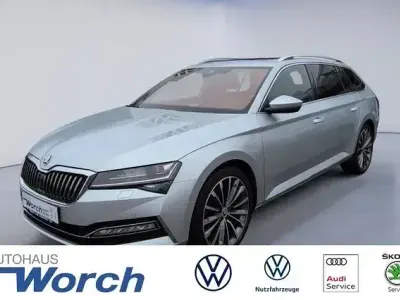 Gebraucht Skoda Superb LAURIN & KLEMENT 280 PS (205 kW) 2023 Silber Kombi