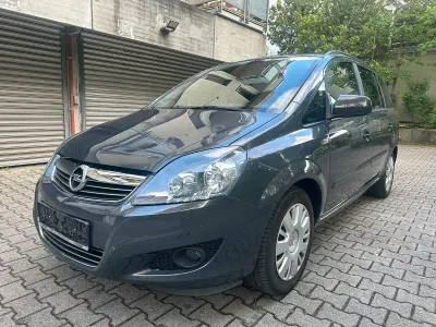 Używany Opel Zafira 116 KM (85 kW) 2012 Szary Minivan