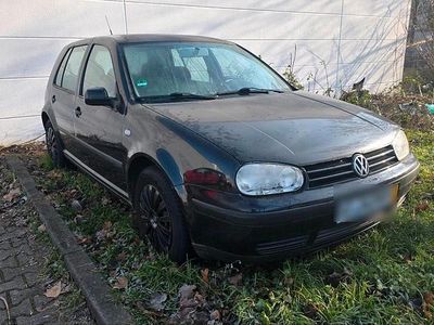 Schwarz Gebraucht 2000 VW Golf IV Kleinwagen | 600 € (Fairer Preis)