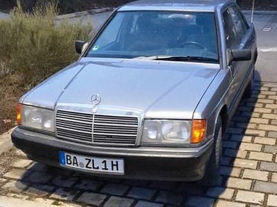 Gebraucht Mercedes 190 109 PS (80 kW) 1990 Blau Limousine