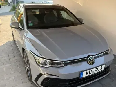 Gebraucht VW Golf VIII R-line 131 PS (96 kW) 2022 Grau Limousine