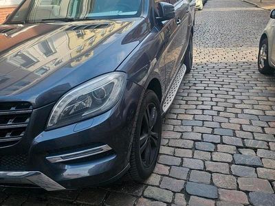Gebraucht Mercedes ML350 258 PS (189 kW) 2012 Grau SUV