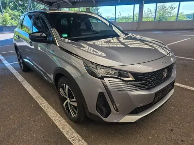 Gebraucht Peugeot 5008 GT 131 PS (96 kW) 2023 Grau SUV