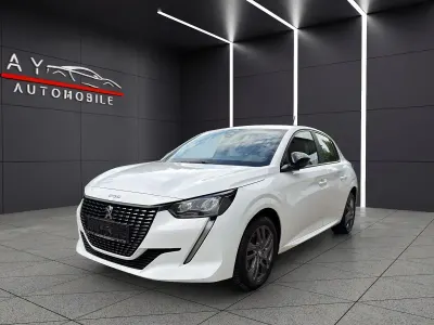Gebraucht Peugeot 208 Active 102 PS (75 kW) 2022 Schwarz Kleinwagen
