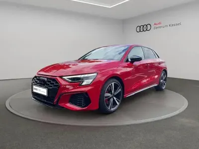 Gebraucht Audi S3 Ambiente 310 PS (228 kW) 2023 Rot Limousine