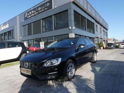 Gebraucht Volvo V60 Kinetic 152 PS (111 kW) 2017 Schwarz Kombi