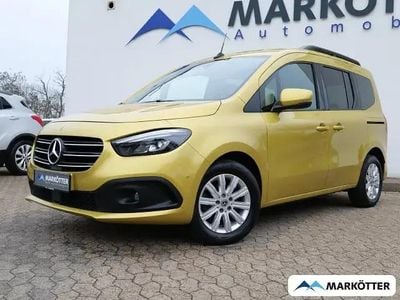 Second-hand Mercedes T180 Style 116 CP (85 kW) 2022 Galben Monovolum