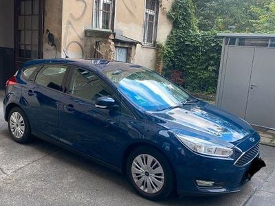 Gebraucht Ford Focus 101 PS (74 kW) 2016 Blau Limousine