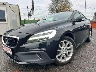 Gebraucht Volvo V40 CC Plus 150 PS (110 kW) 2019 Schwarz Kombi