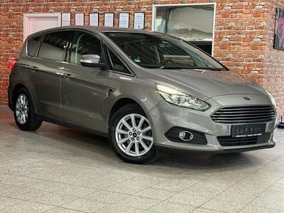 Gebraucht Ford S-MAX Titanium 150 PS (110 kW) 2016 Grau Van / Kleinbus