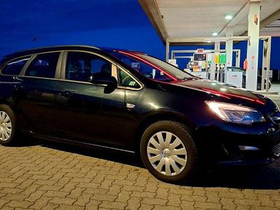Usata Opel Astra Edition 101 CV (74 kW) 2013 Verde Station wagon