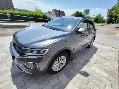 Gebraucht VW T-Roc Life 110 PS (80 kW) 2023 Grau SUV