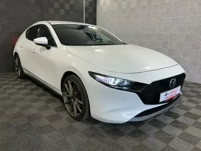 Używany Mazda 3 180 KM (132 kW) 2020 Biały Sedan/Limuzyna