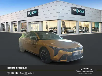 Neu Kia K4 GT-Line 179 PS (131 kW) 2026 Sparkling yellow Kombi