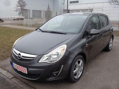 Grau Gebraucht 2012 Opel Corsa Limousine | 4.199 € (Fairer Preis)