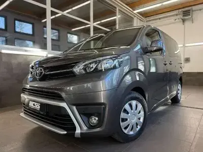 Gebraucht Toyota Proace Verso 221 PS (162 kW) 2018 Grau Kombi