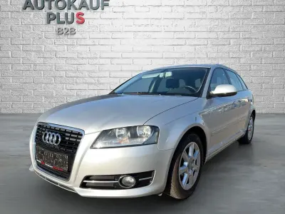 Gebraucht Audi A3 Ambiente 105 PS (77 kW) 2011 Silber Kleinwagen