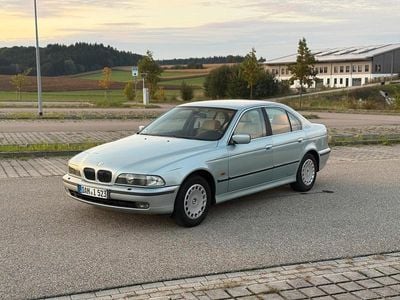 BMW 523