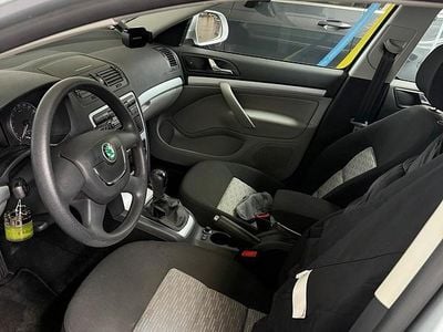 Gebraucht Skoda Octavia 122 PS (89 kW) 2009 Grau Kombi