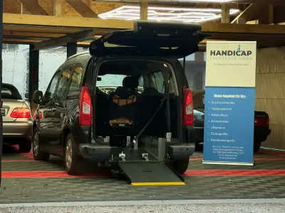 Gebraucht Peugeot Partner Tepee 92 PS (67 kW) 2012 Schwarz Van / Kleinbus