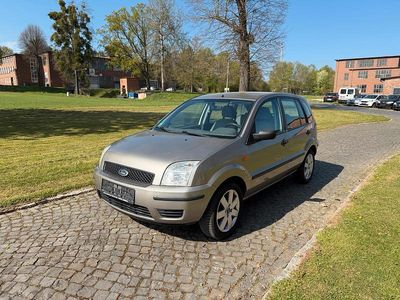 Second-hand Ford Fusion 80 CP (58 kW) 2004 Auriu Hatchback