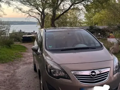 Gebraucht Opel Meriva Innovation 101 PS (74 kW) 2010 Andere farben Van / Kleinbus