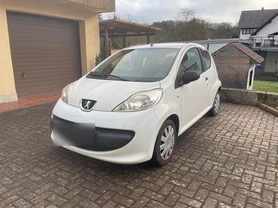 Gebraucht Peugeot 107 68 PS (50 kW) 2007 Weiß Kleinwagen