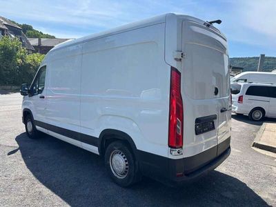 Maxus V90