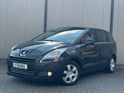 Usata Peugeot 5008 Premium 111 CV (81 kW) 2011 Grigio Monovolume