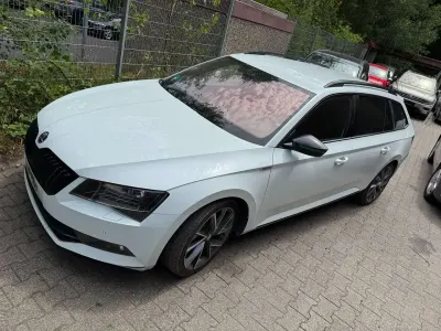 Gebraucht Skoda Superb SportLine 150 PS (110 kW) 2017 Laserweiss metallic Kombi