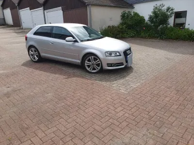 Gebraucht Audi A3 Attraction 140 PS (102 kW) 2012 Silber Kleinwagen