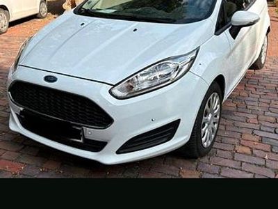 Gebraucht Ford Fiesta SYNC Edition 75 PS (55 kW) 2016 Weiß Kleinwagen